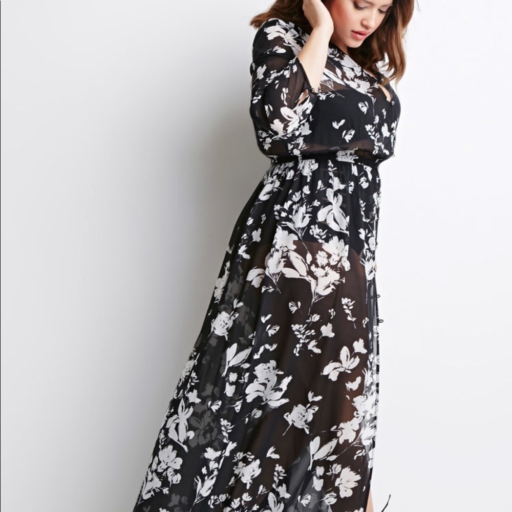 Black/white floral maxi dress